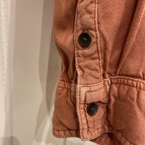 American Eagle Outfitters pink button-up shirt - Picture 3 of 7